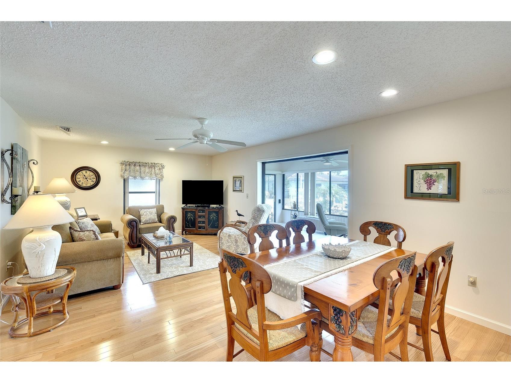 6004 Vivienda Drive #8 Bradenton FL 34207 A4685934 image27