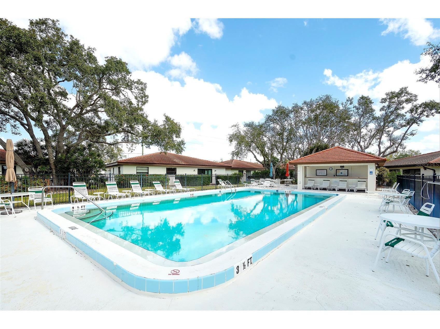 6004 Vivienda Drive #8 Bradenton FL 34207 A4685934 image32