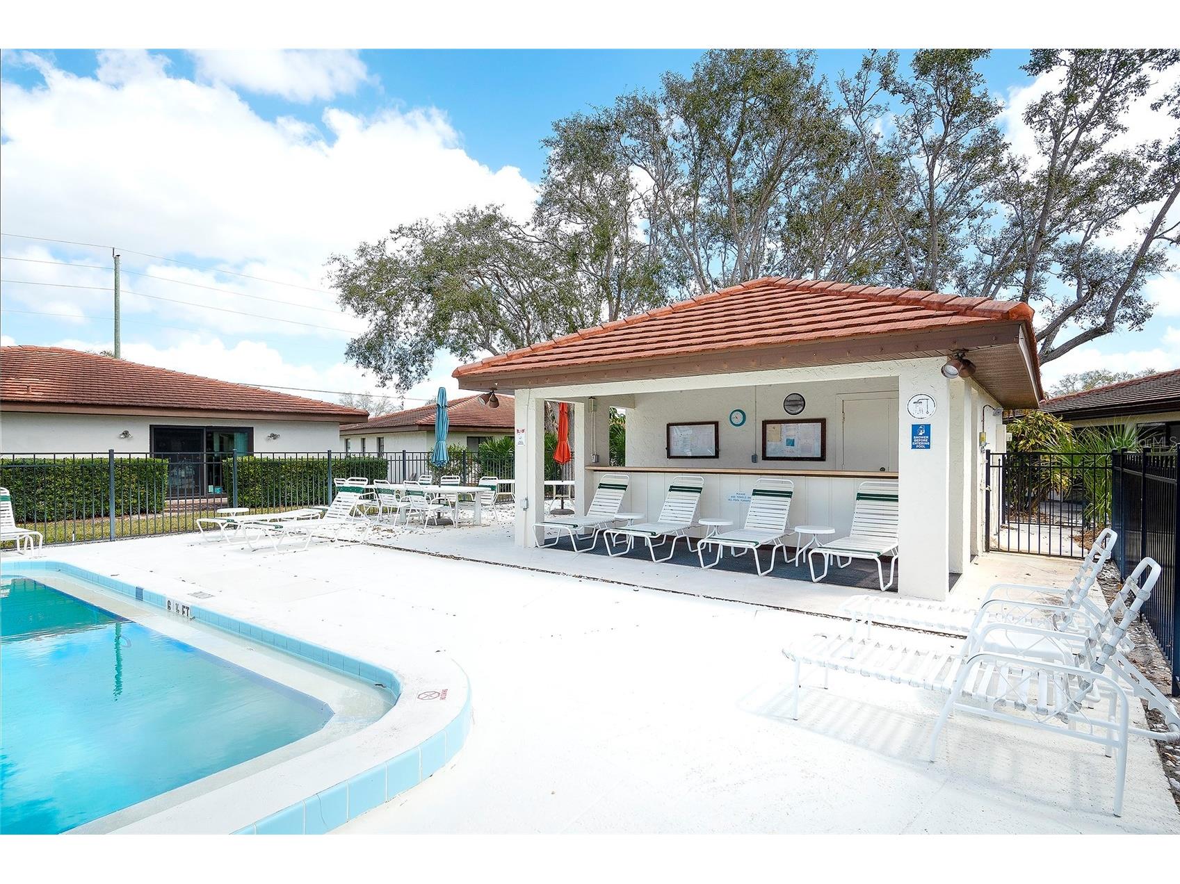 6004 Vivienda Drive #8 Bradenton FL 34207 A4685934 image33