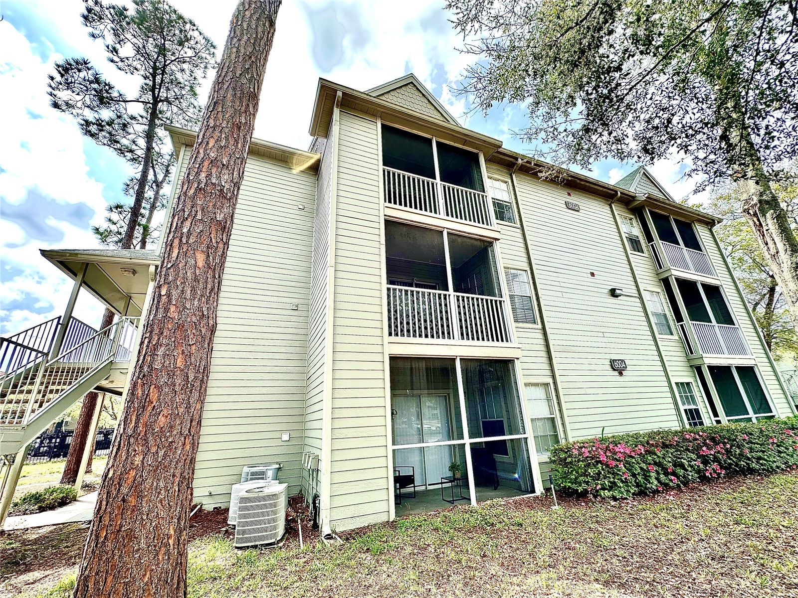 6004 Westgate Drive #301 Orlando FL 32835 S5145409 image1