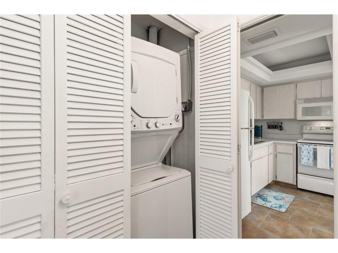 6005 Midnight Pass Road #N13 Sarasota FL 34242 A4660736 image27