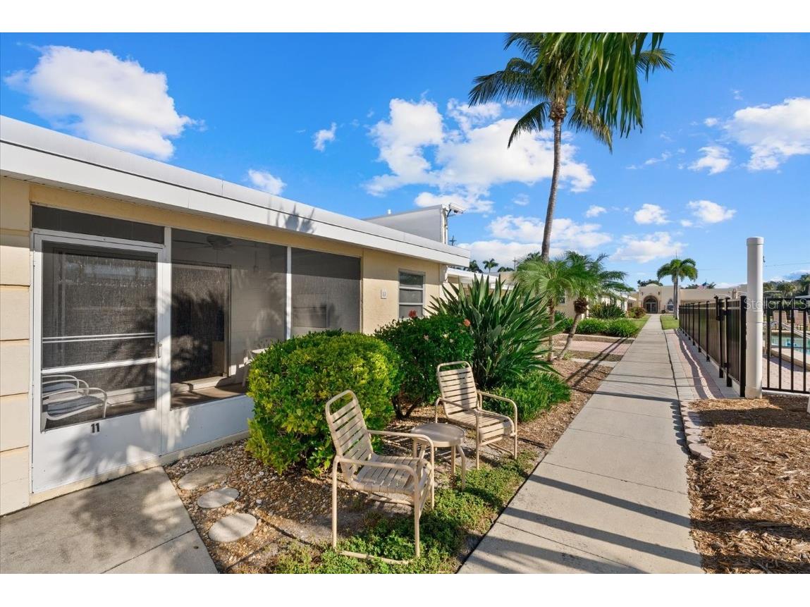 6006 Midnight Pass Road #11 Sarasota FL 34242 A4673426 image2
