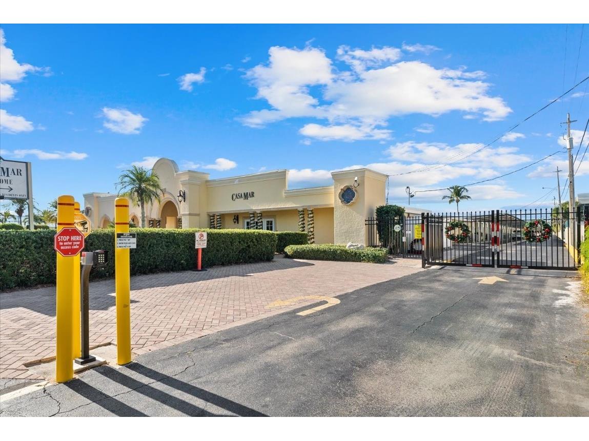 6006 Midnight Pass Road #11 Sarasota FL 34242 A4673426 image35