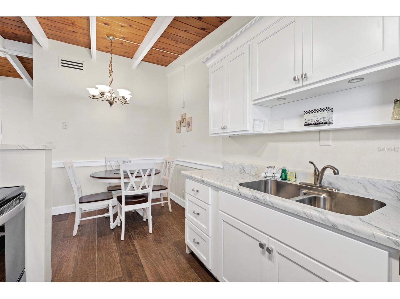 6006 Midnight Pass Road #15 Sarasota FL 34242 A4644906 image11