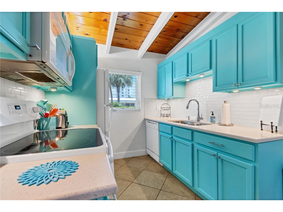 6006 Midnight Pass Road #16 Sarasota FL 34242 A4659596 image12