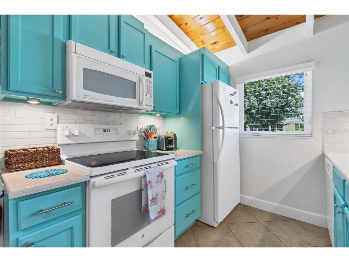 6006 Midnight Pass Road #16 Sarasota FL 34242 A4659596 image14