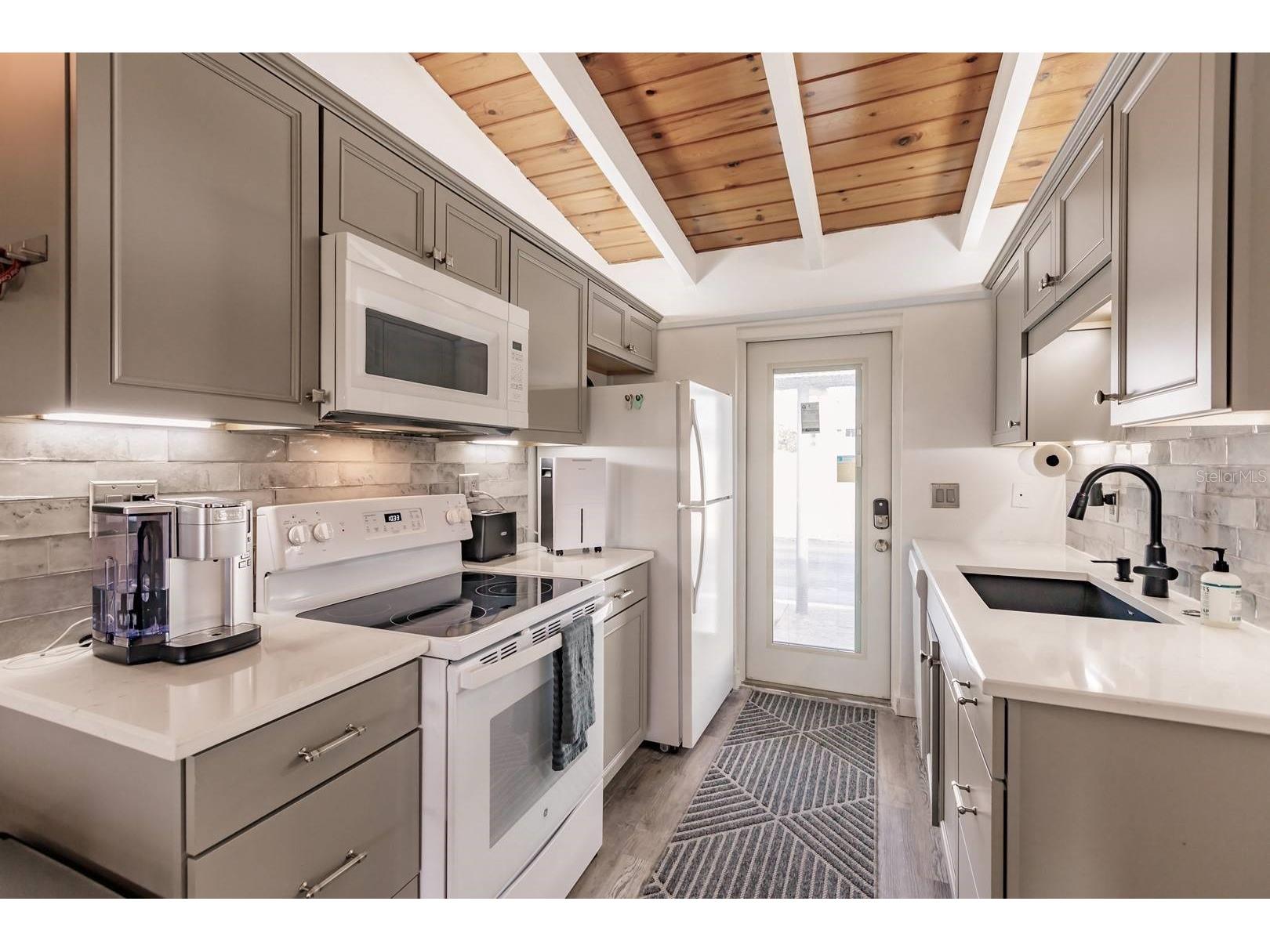 6006 Midnight Pass Road #2 Sarasota FL 34242 TB8463038 image6