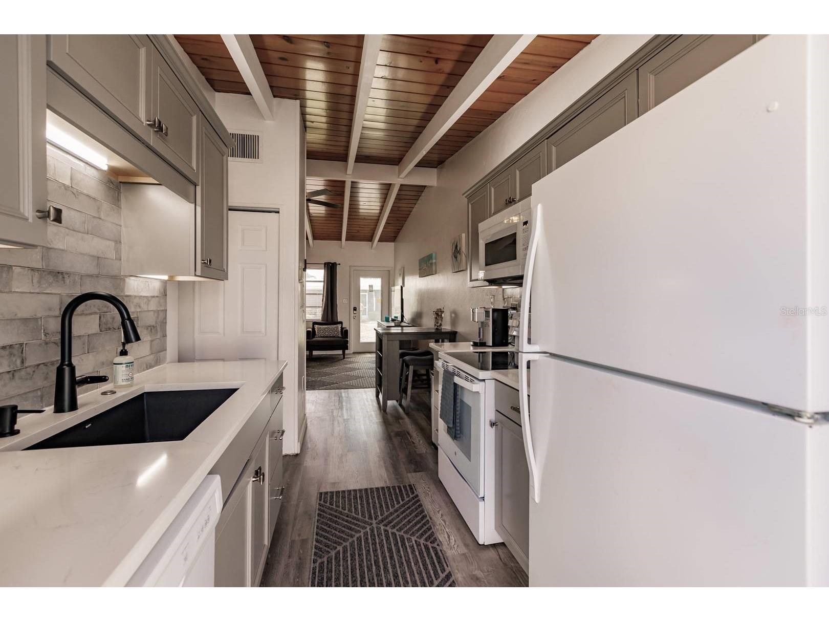 6006 Midnight Pass Road #2 Sarasota FL 34242 TB8463038 image7