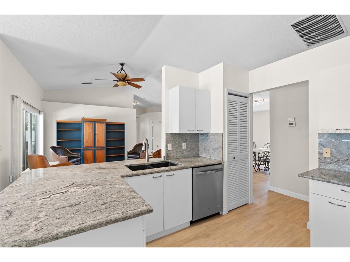 6009 Cedarwood Ln Bradenton FL 34203 TB8394679 image11