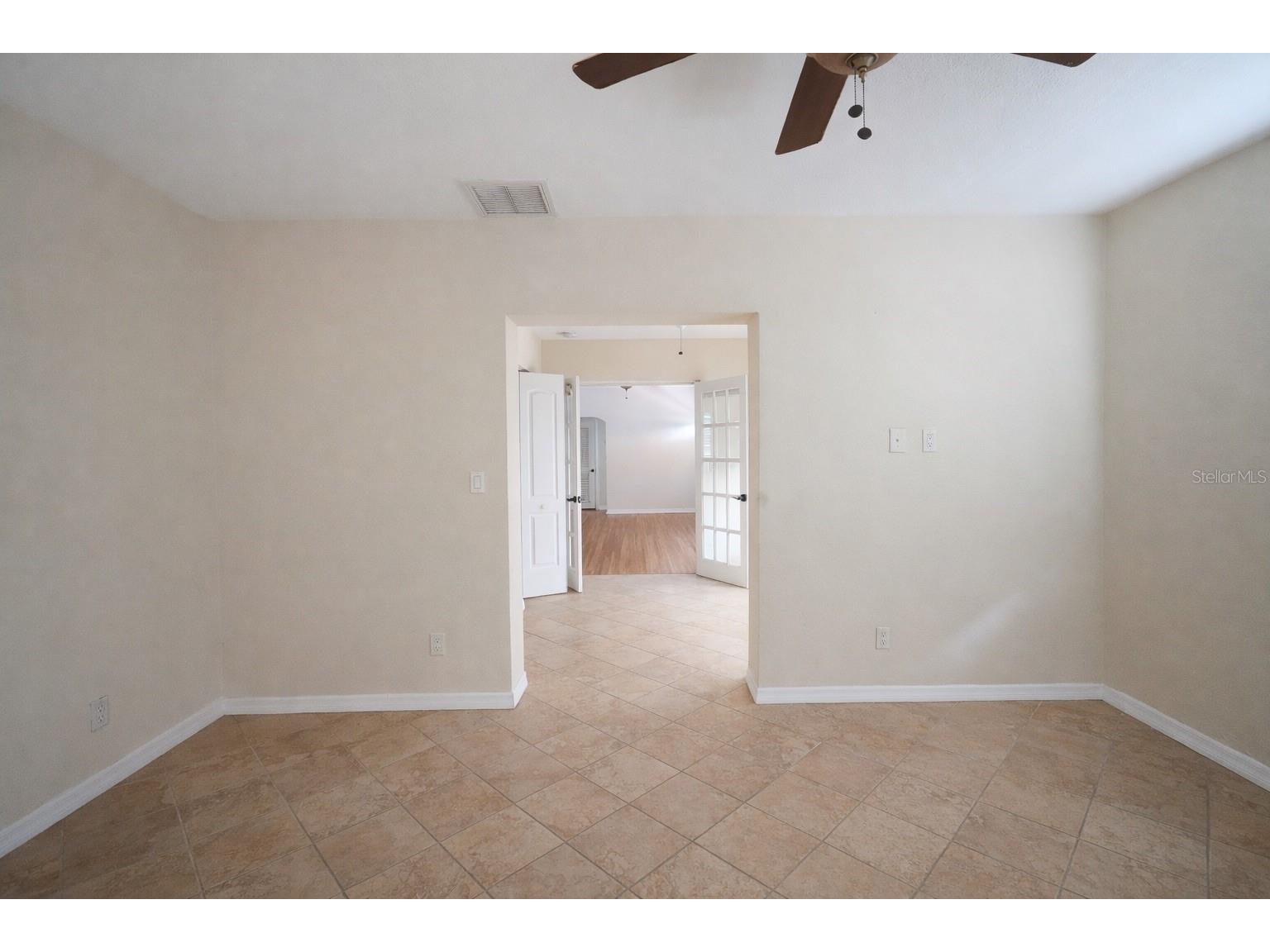601 34th Avenue NE Saint Petersburg FL 33704 TB8482458 image12