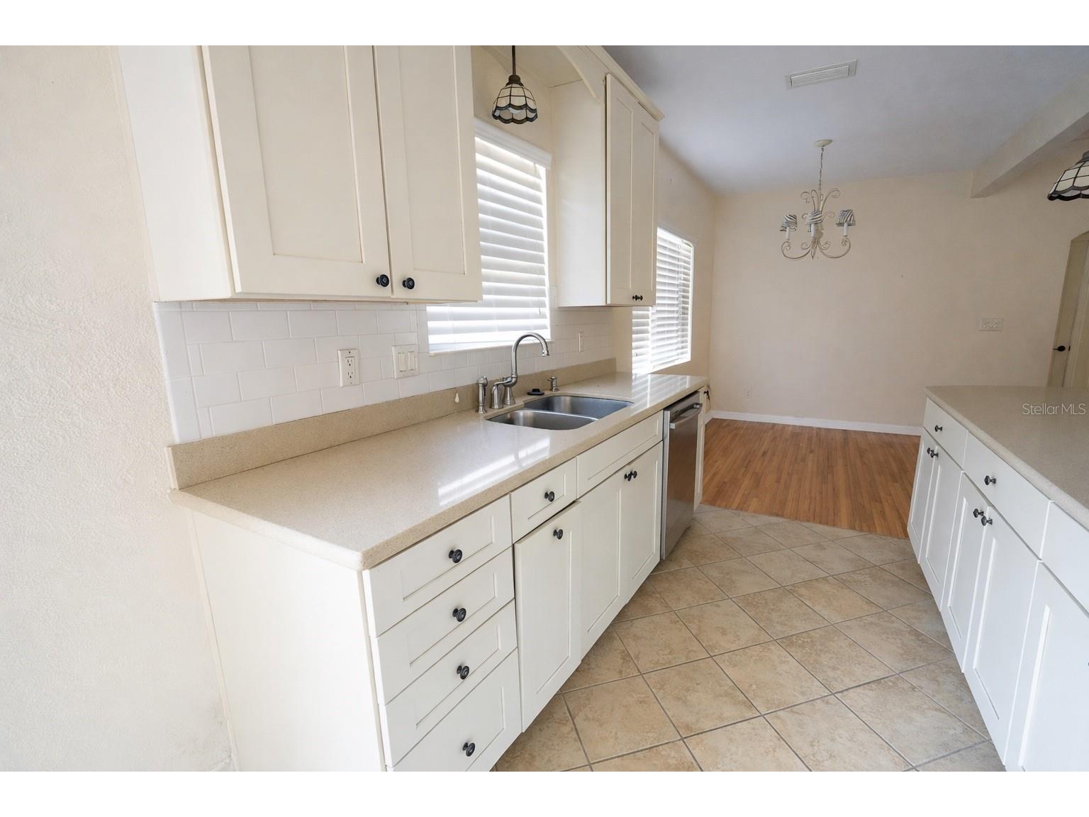 601 34th Avenue NE Saint Petersburg FL 33704 TB8482458 image14