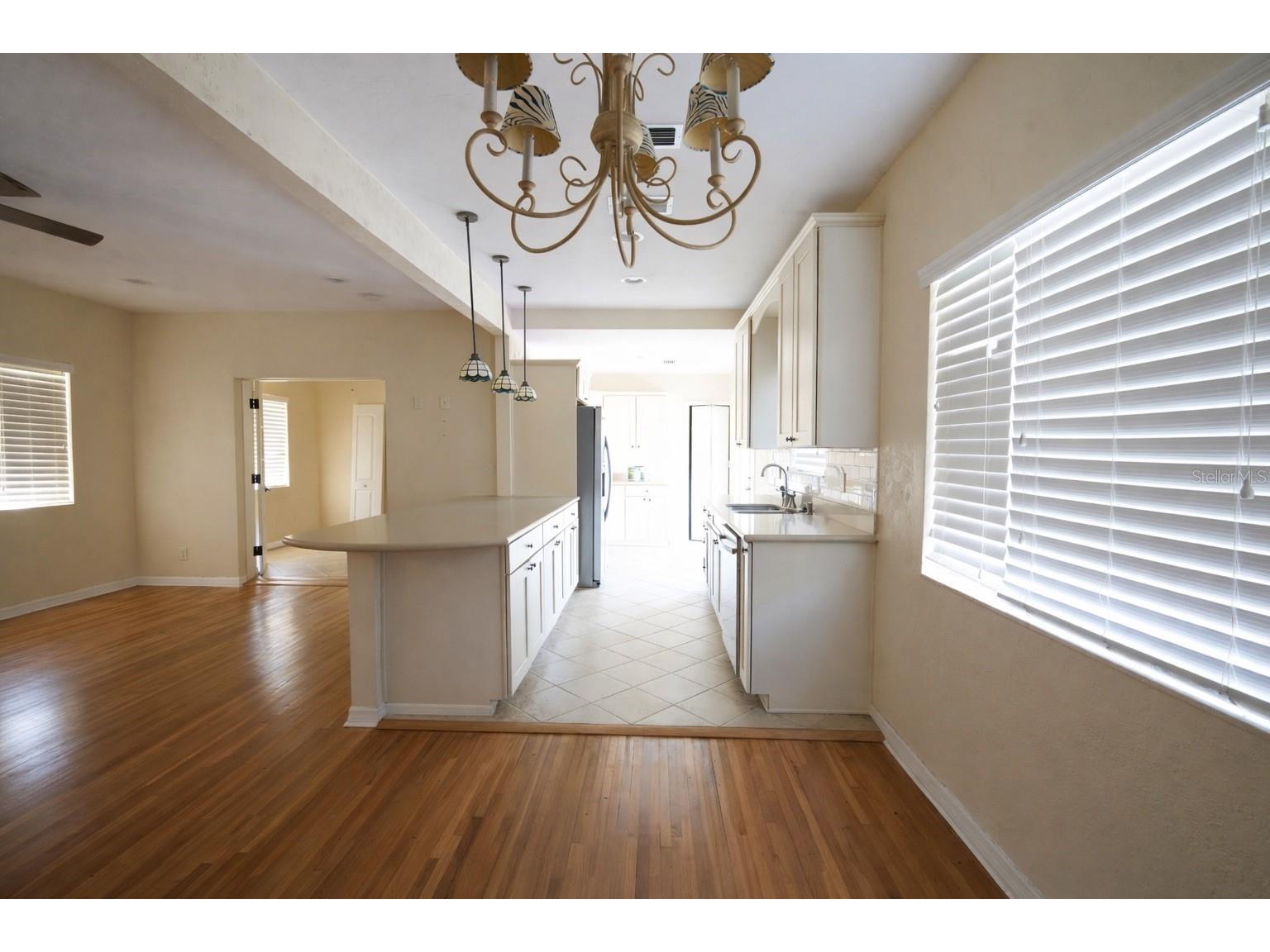 601 34th Avenue NE Saint Petersburg FL 33704 TB8482458 image18