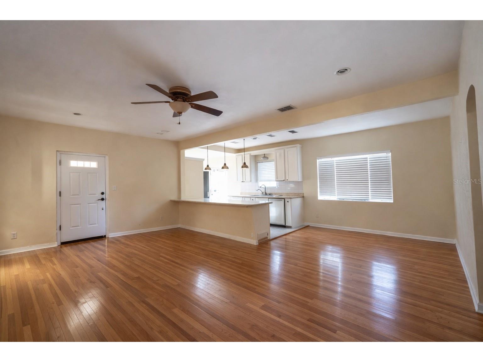 601 34th Avenue NE Saint Petersburg FL 33704 TB8482458 image20