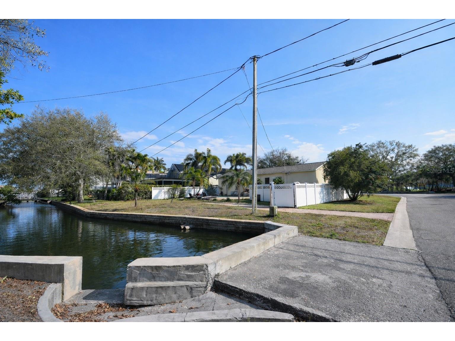 601 34th Avenue NE Saint Petersburg FL 33704 TB8482458 image3
