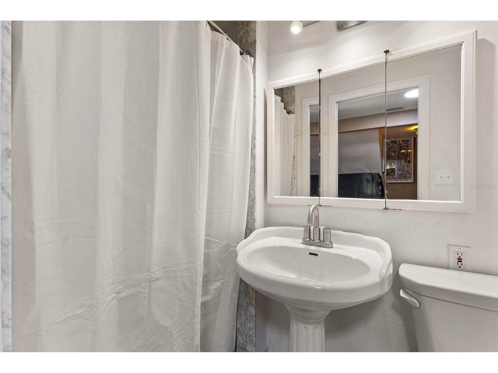 601 45th Street N Saint Petersburg FL 33713 TB8526357 image23
