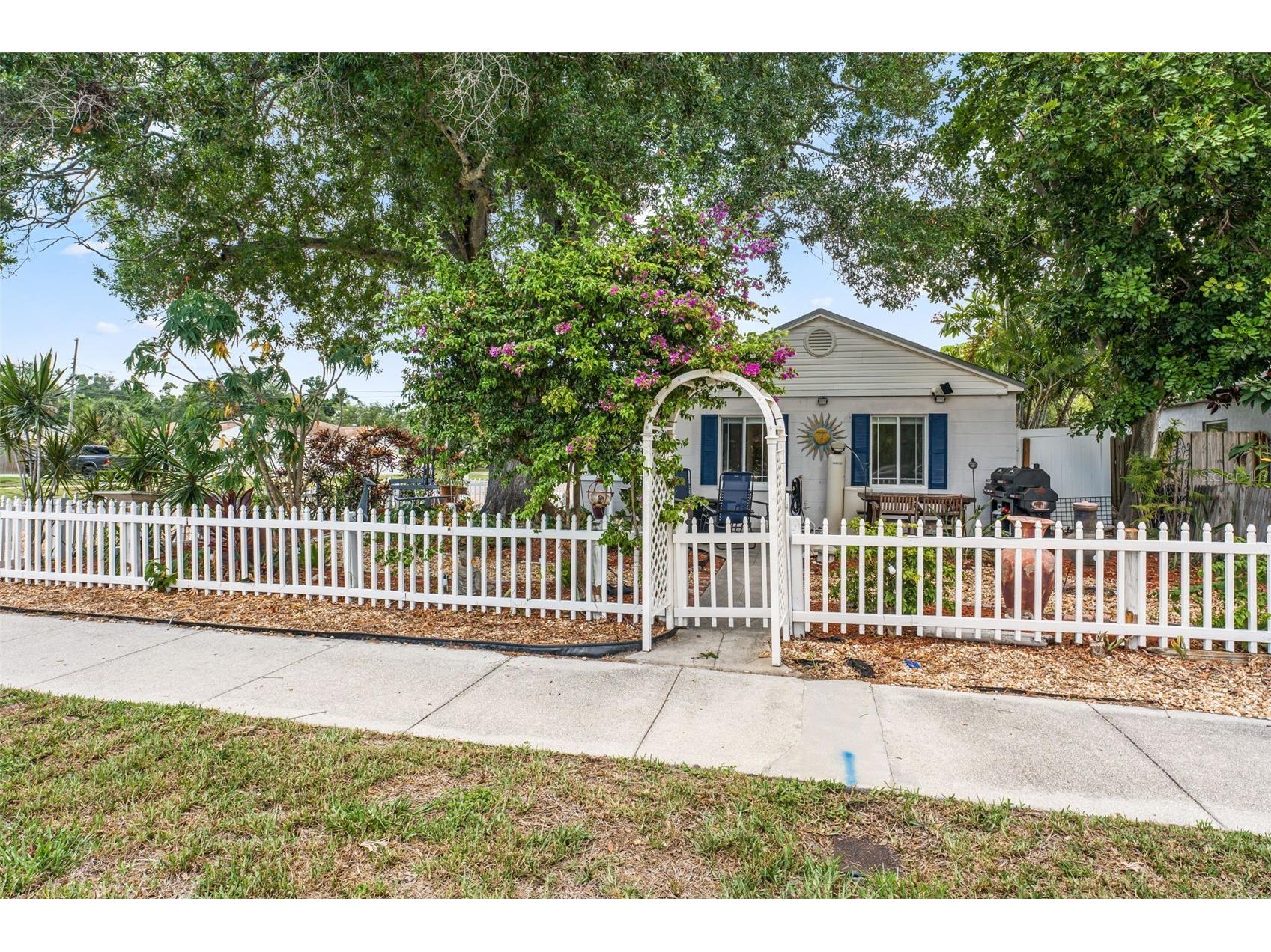 601 45th Street N Saint Petersburg FL 33713 TB8526357 image44