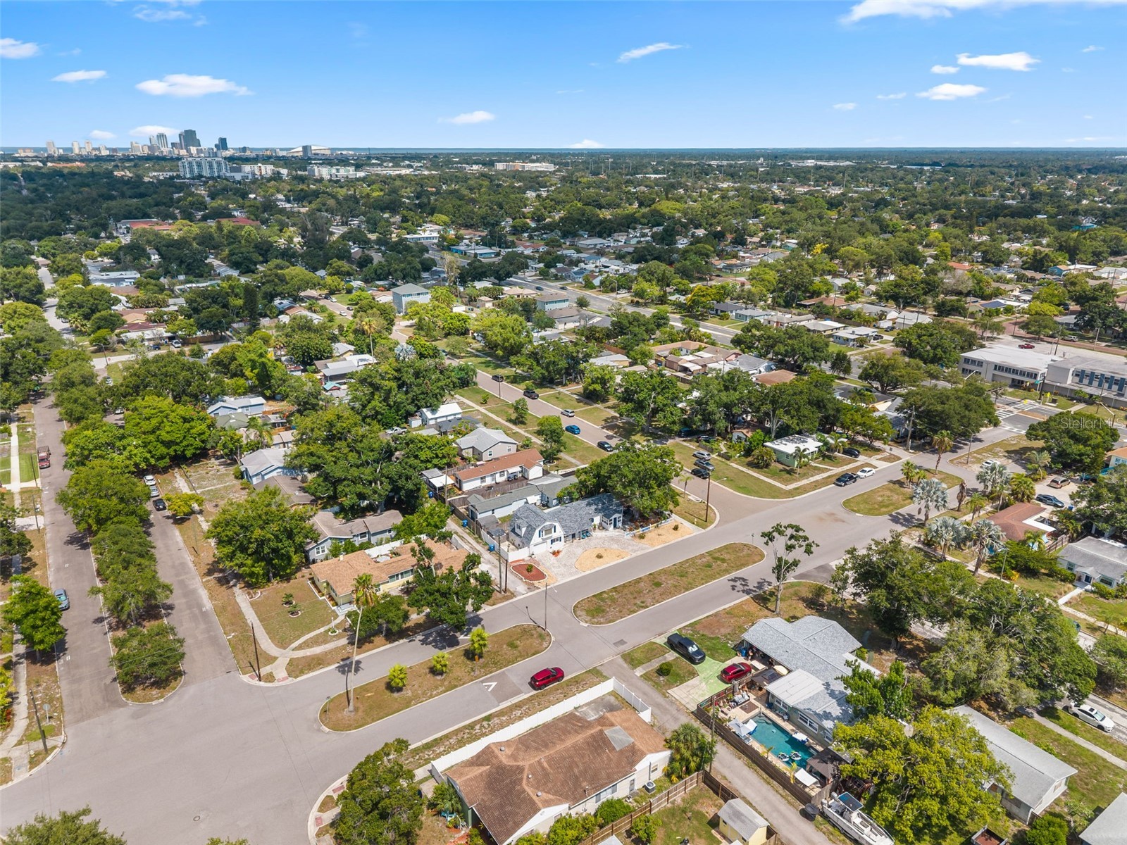 601 45th Street N Saint Petersburg FL 33713 TB8526357 image58