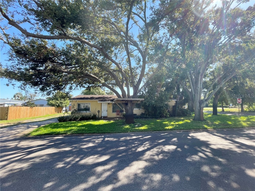 601 56th Street N Saint Petersburg FL 33710 TB8442495 image2