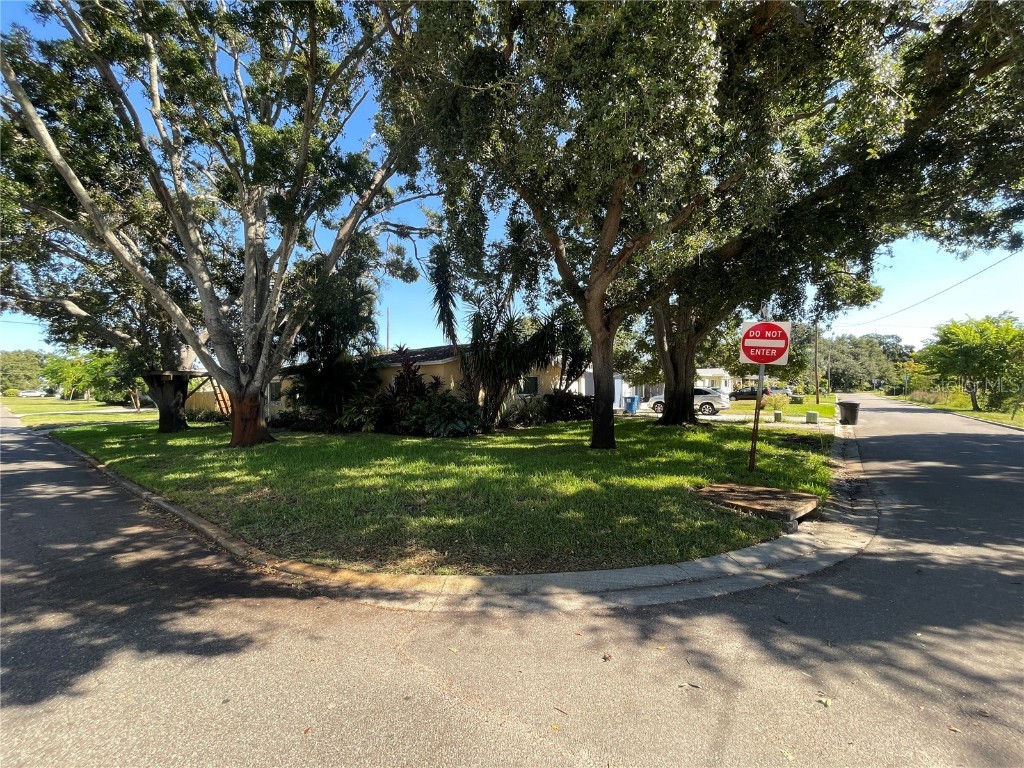 601 56th Street N Saint Petersburg FL 33710 TB8442495 image3