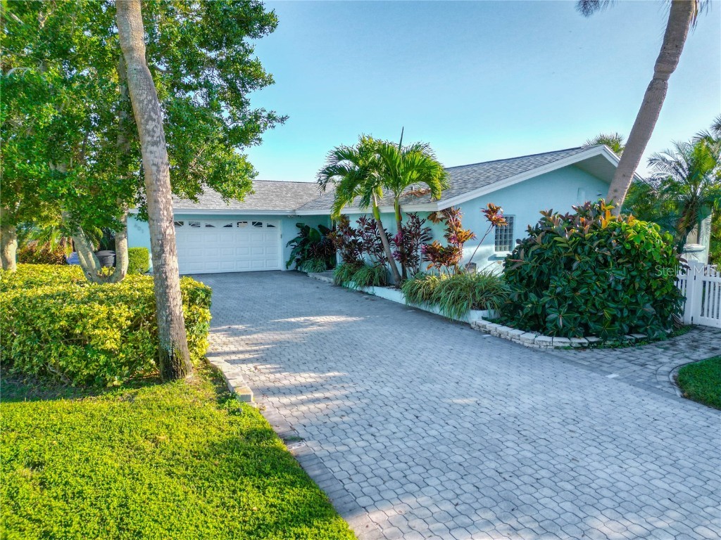 601 79th Circle S Saint Petersburg FL 33707 U8180312 image1