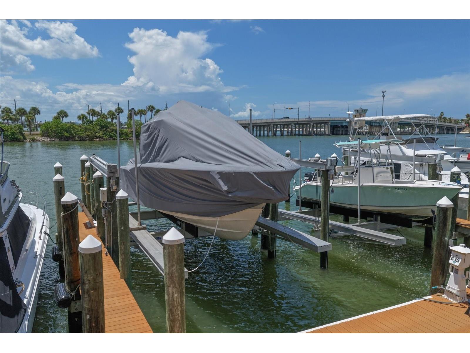 601 American Legion Drive #15 Saint Petersburg FL 33708 TB8526126 image1