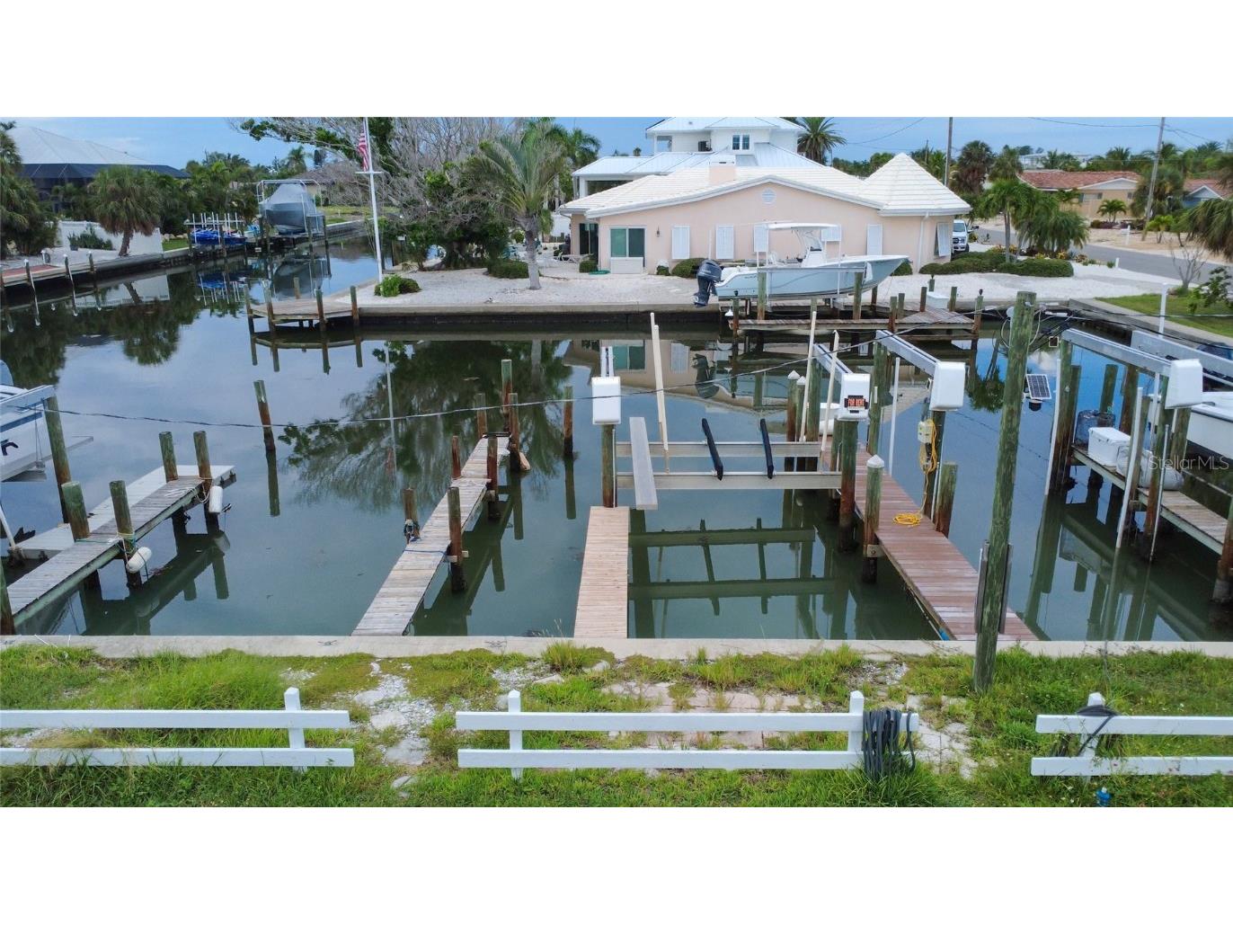 601 Baronet Lane #0 Holmes Beach FL 34217 A4663258 image1