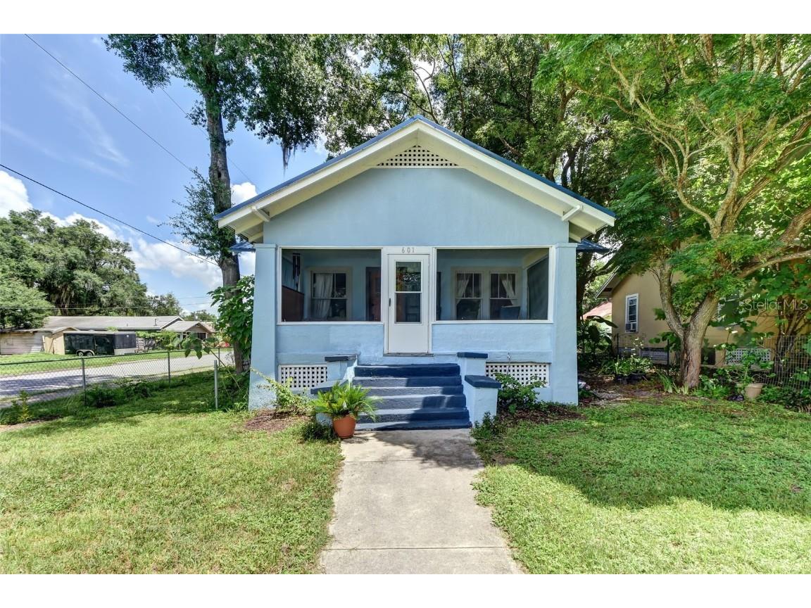 601 E Rich Avenue Deland FL 32724 V4919981 image1