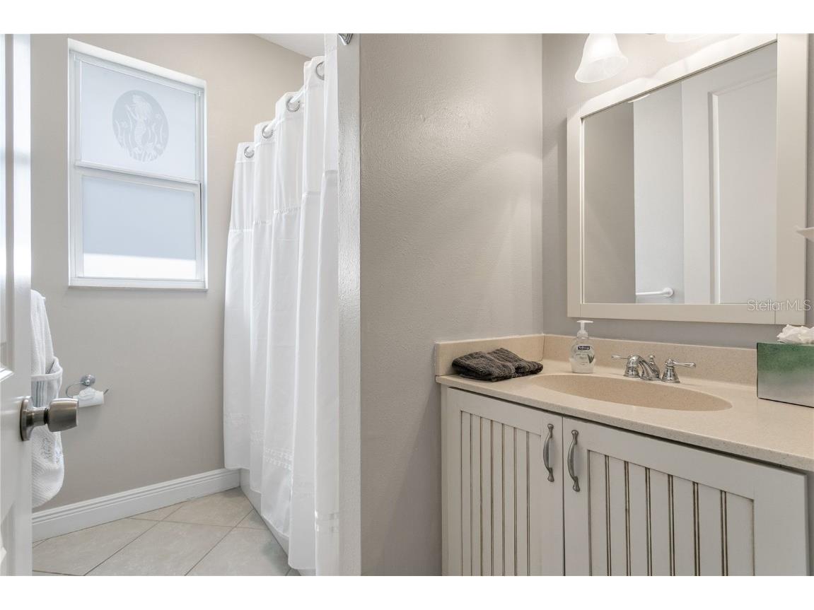 601 Hamlin Street Nokomis FL 34275 A4668073 image11