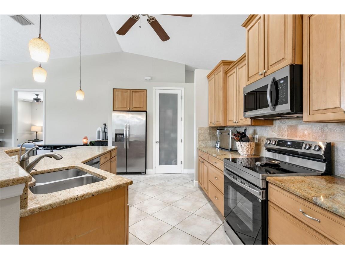 601 Hamlin Street Nokomis FL 34275 A4668073 image4