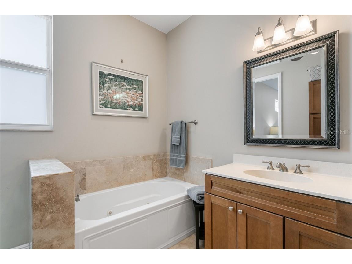 601 Hamlin Street Nokomis FL 34275 A4668073 image8