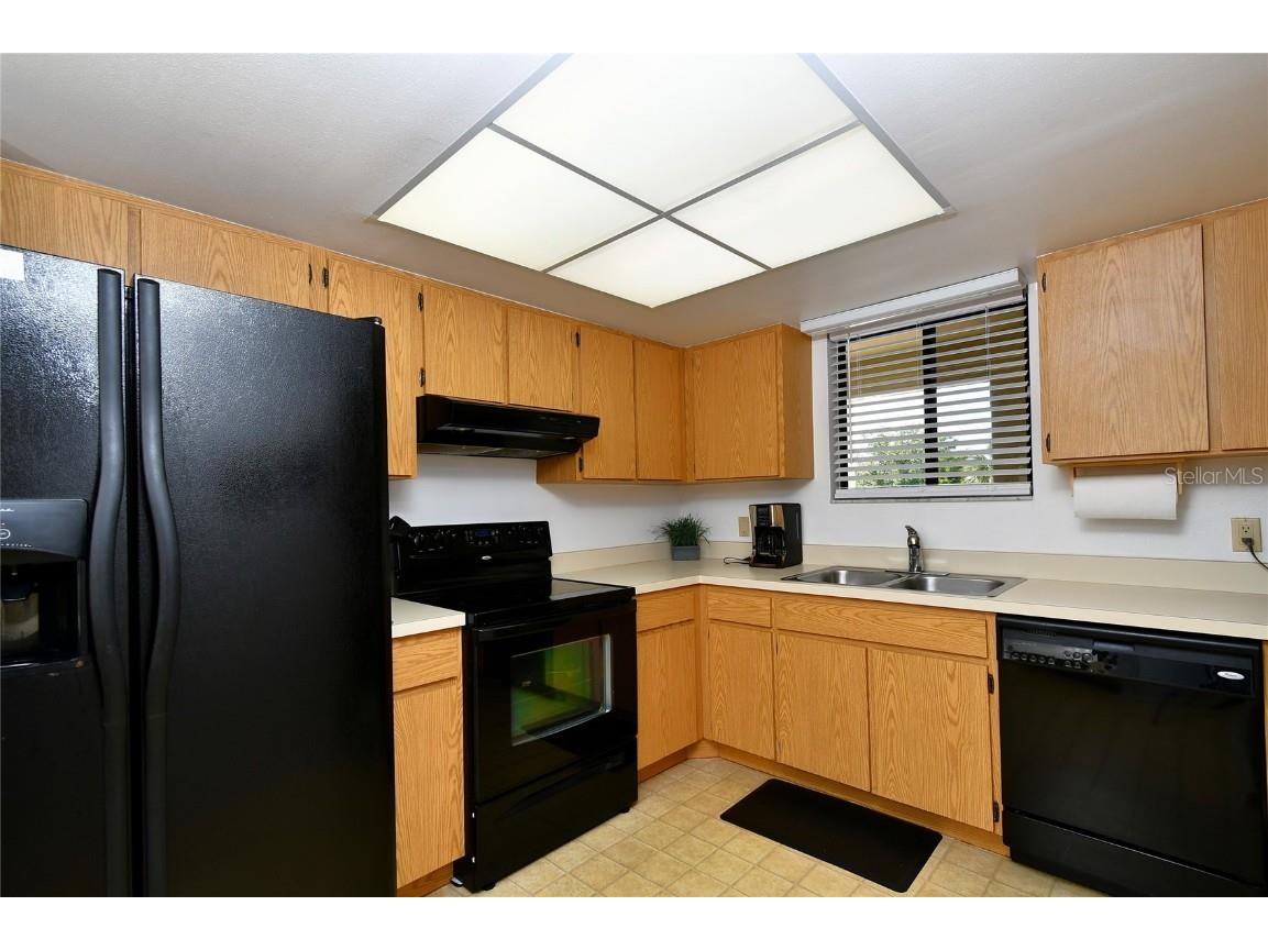 601 Islamorada Boulevard #24B Punta Gorda FL 33955 C7510131 image8