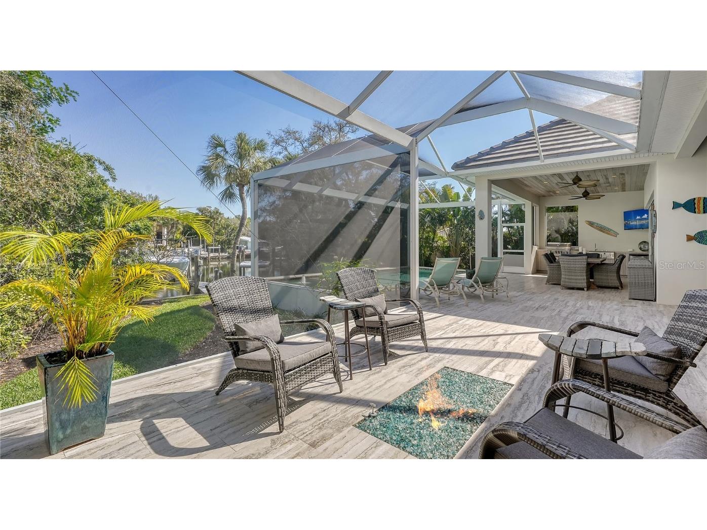 601 Lotus Lane Sarasota FL 34242 A4633472 image1