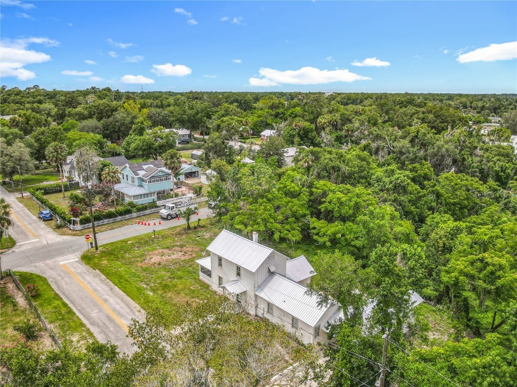 601 N Adelle Avenue Deland FL 32720 V4946203 image38