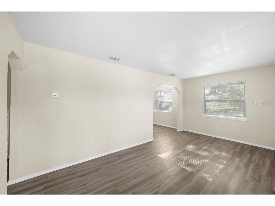 601 Newton Avenue S Saint Petersburg FL 33701 TB8381489 image3