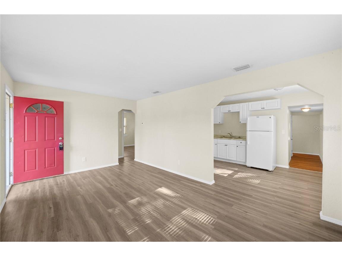 601 Newton Avenue S Saint Petersburg FL 33701 TB8381489 image4