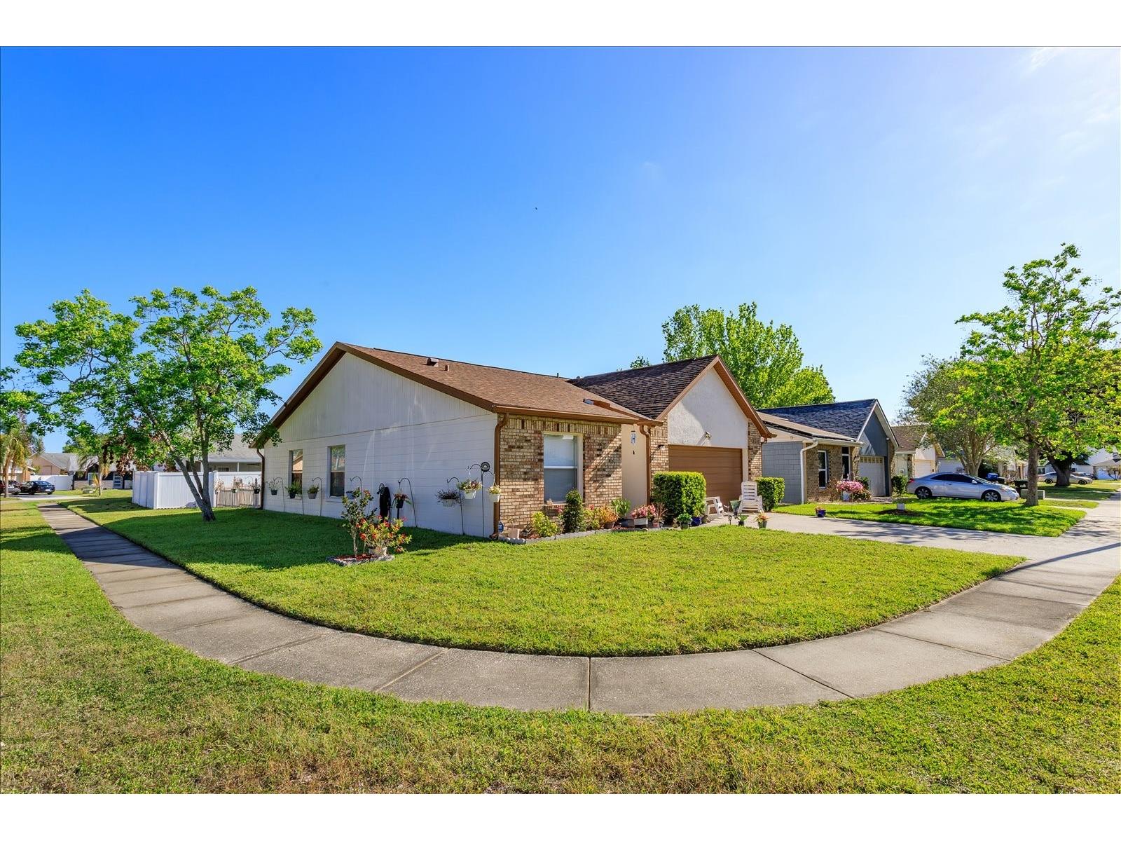 601 Oak Manor Circle Orlando FL 32825 O6400112 image2