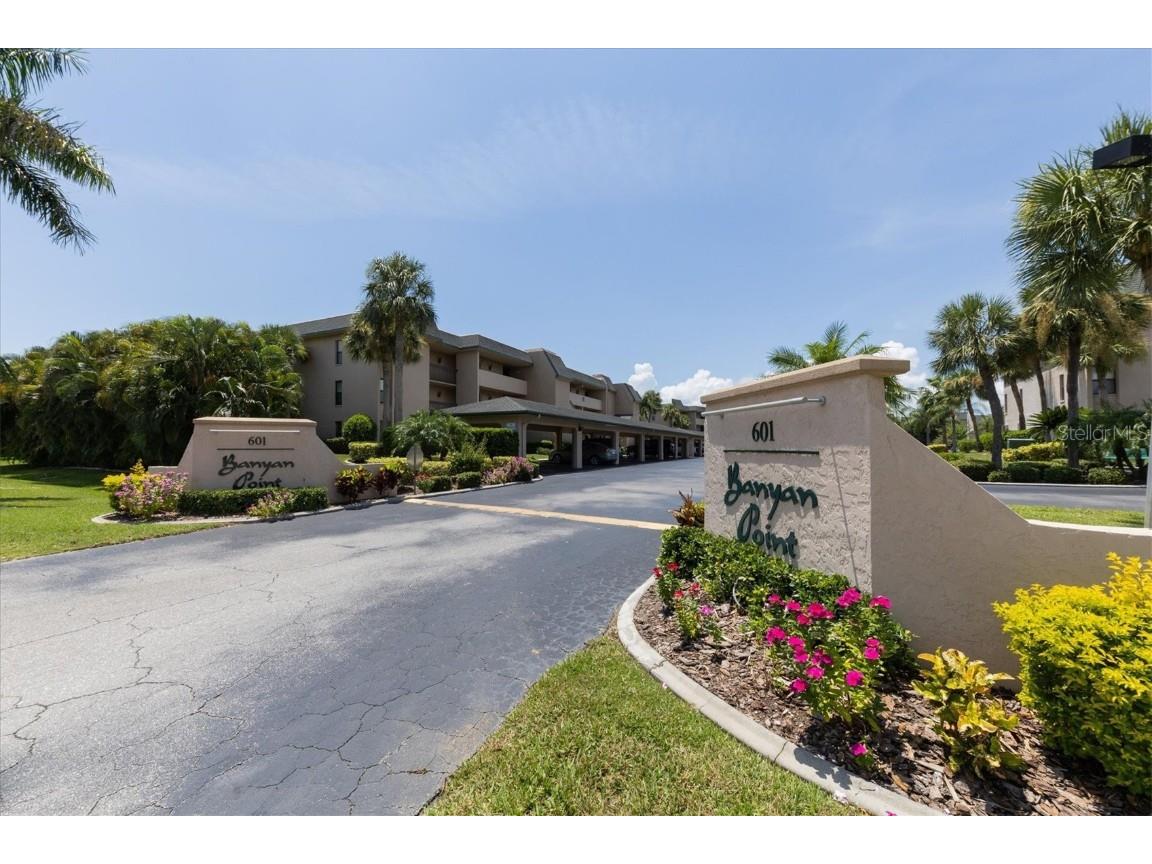 601 Shreve Street #15B Punta Gorda FL 33950 D6130011 image1