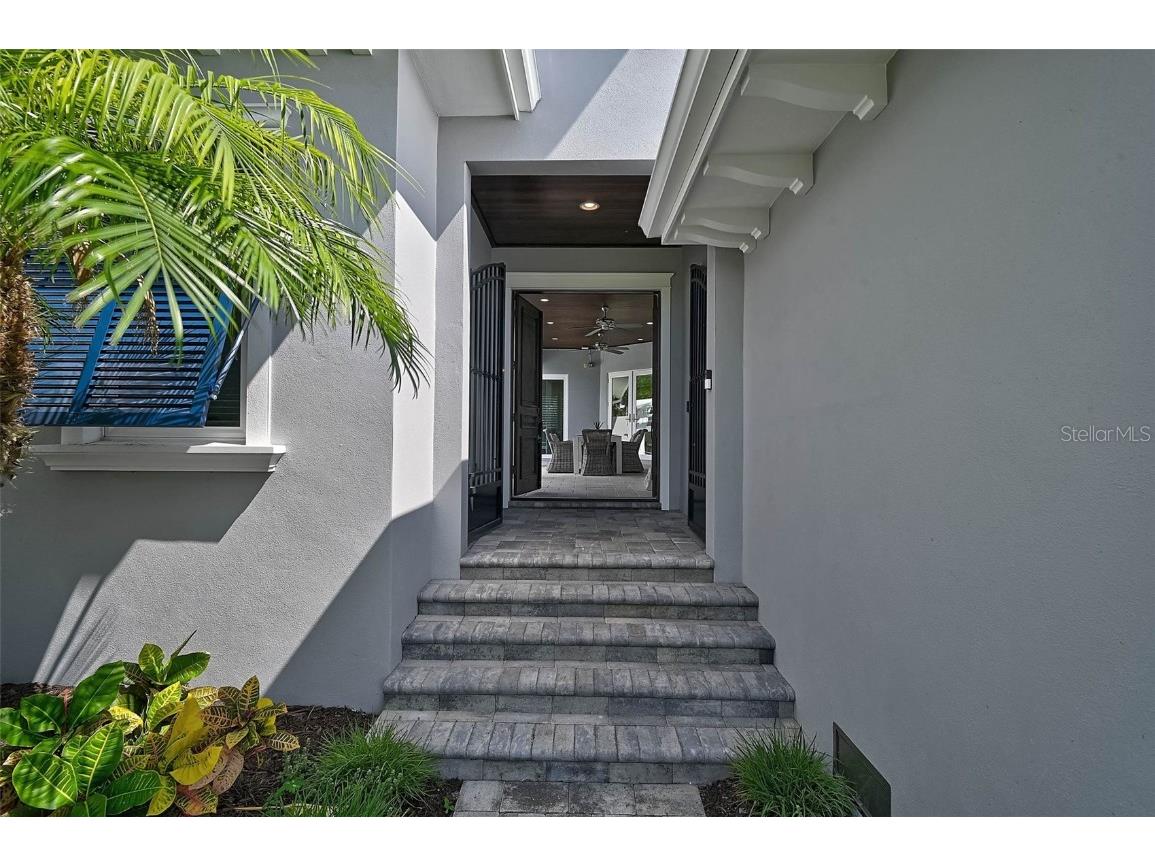 601 Triton Bend Longboat Key FL 34228 A4662504 image2