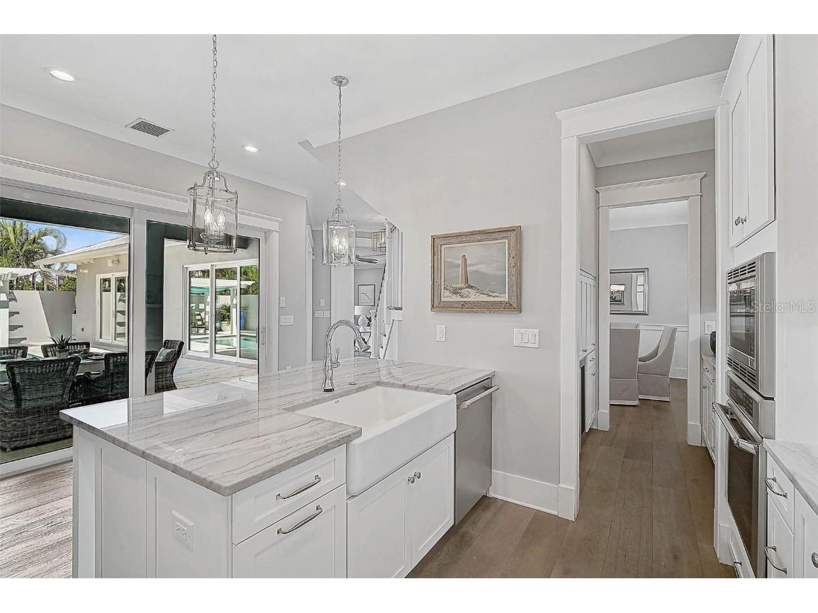 601 Triton Bend Longboat Key FL 34228 A4662504 image6