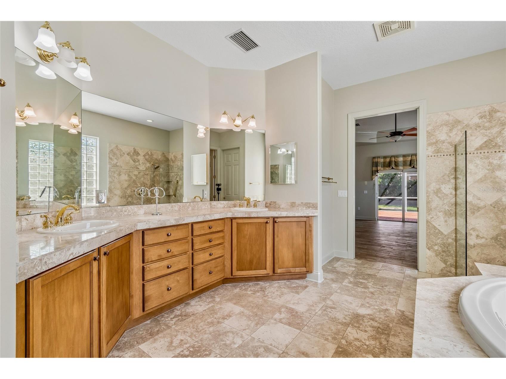 601 Viento De Avila Tampa FL 33613 TB8502713 image20