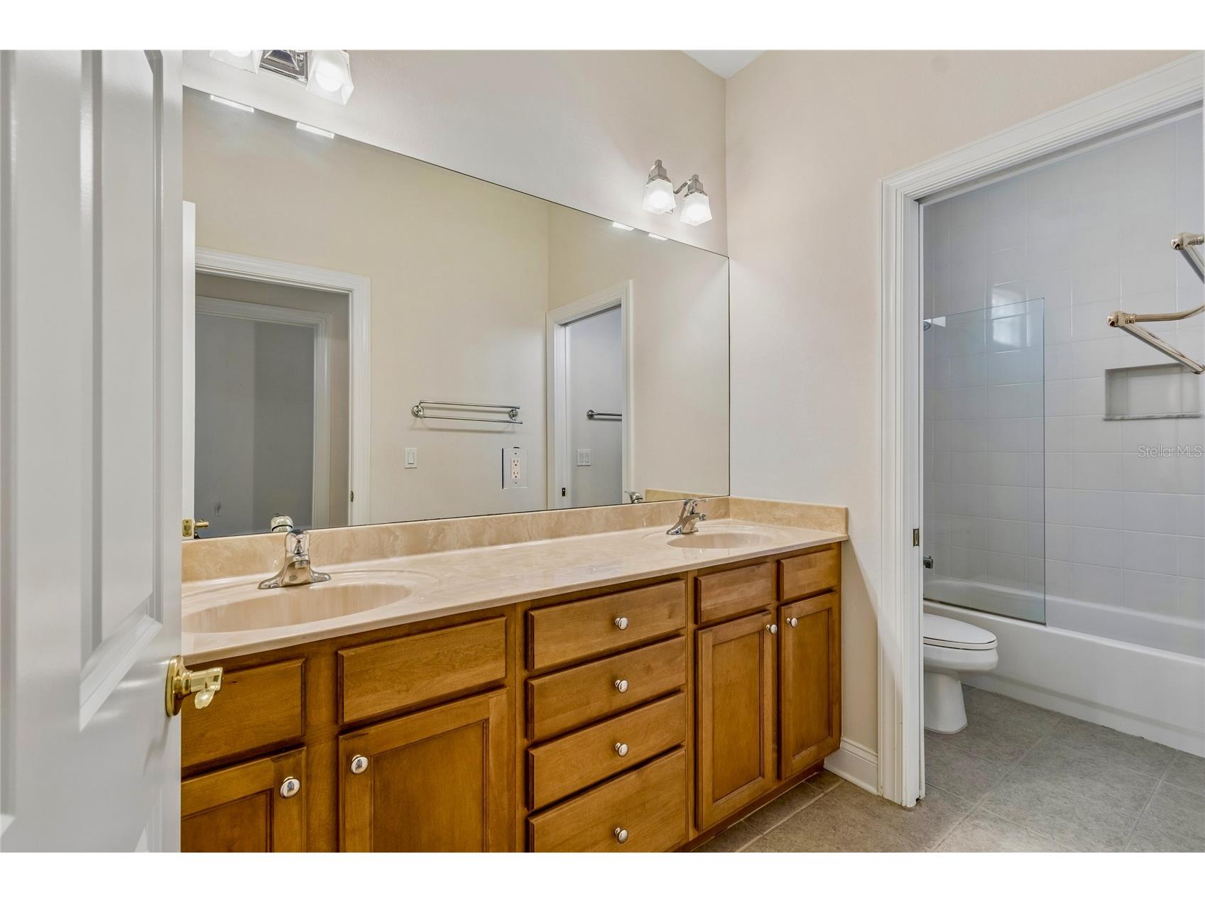 601 Viento De Avila Tampa FL 33613 TB8502713 image27