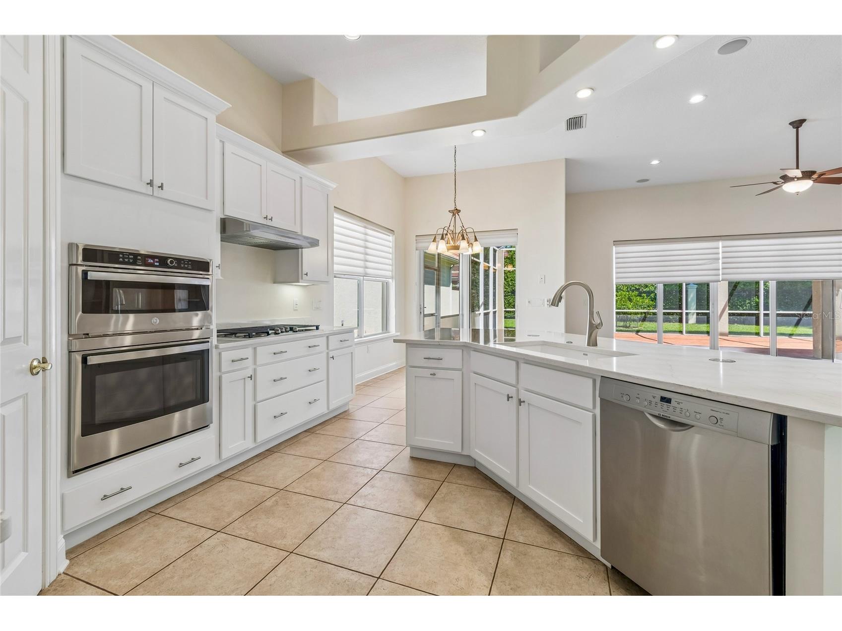 601 Viento De Avila Tampa FL 33613 TB8502713 image9