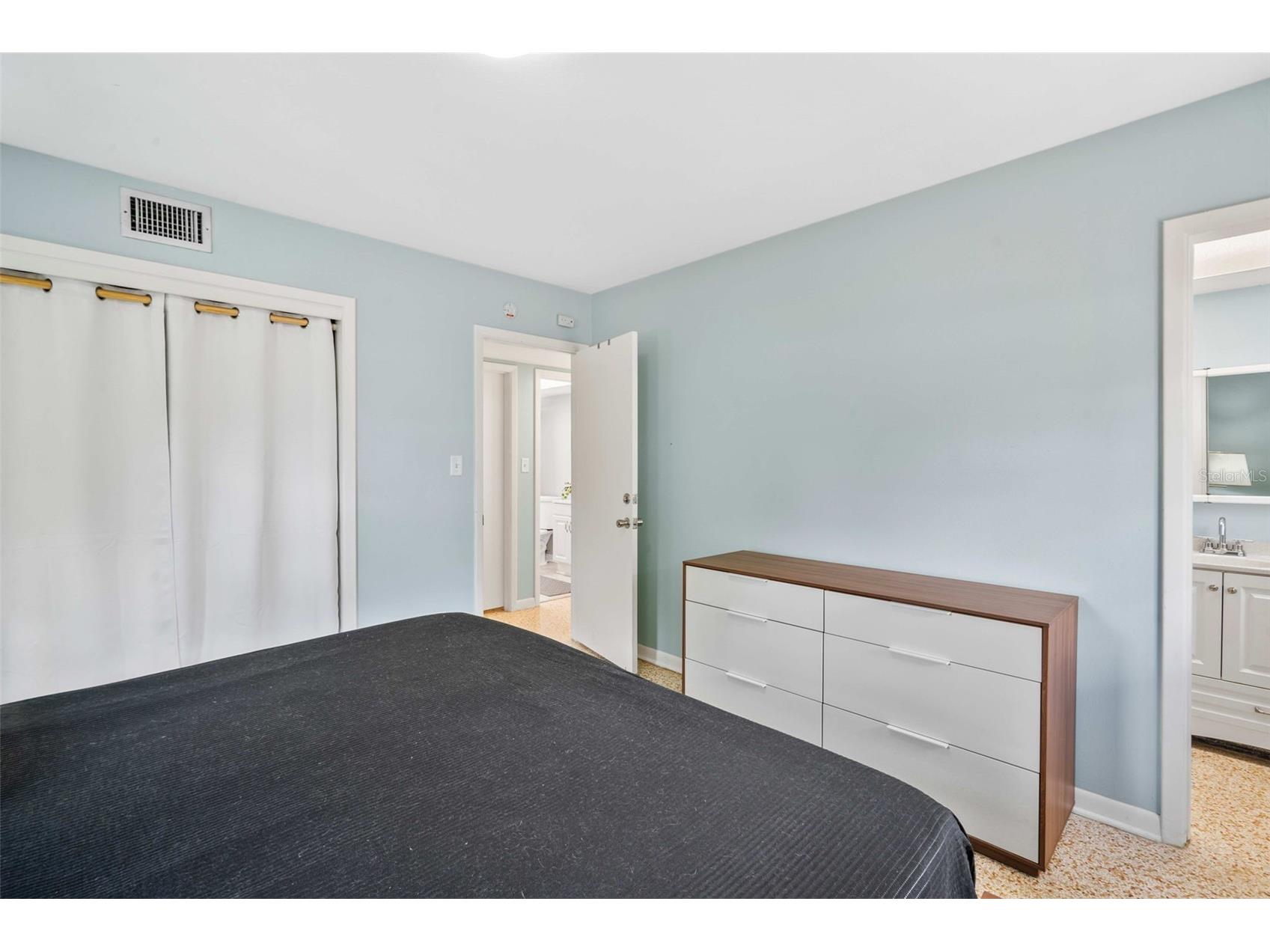 6010 N Gunlock Avenue Tampa FL 33614 TB8512236 image15