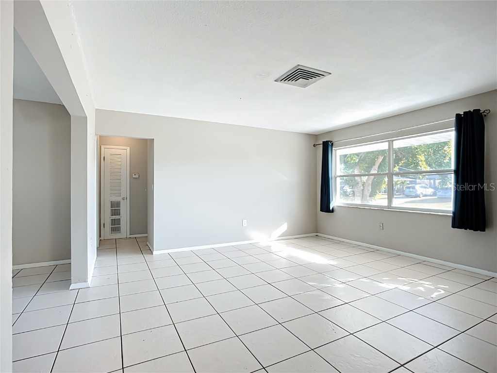 6010 Nutmeg Avenue Sarasota FL 34231 A4672372 image23