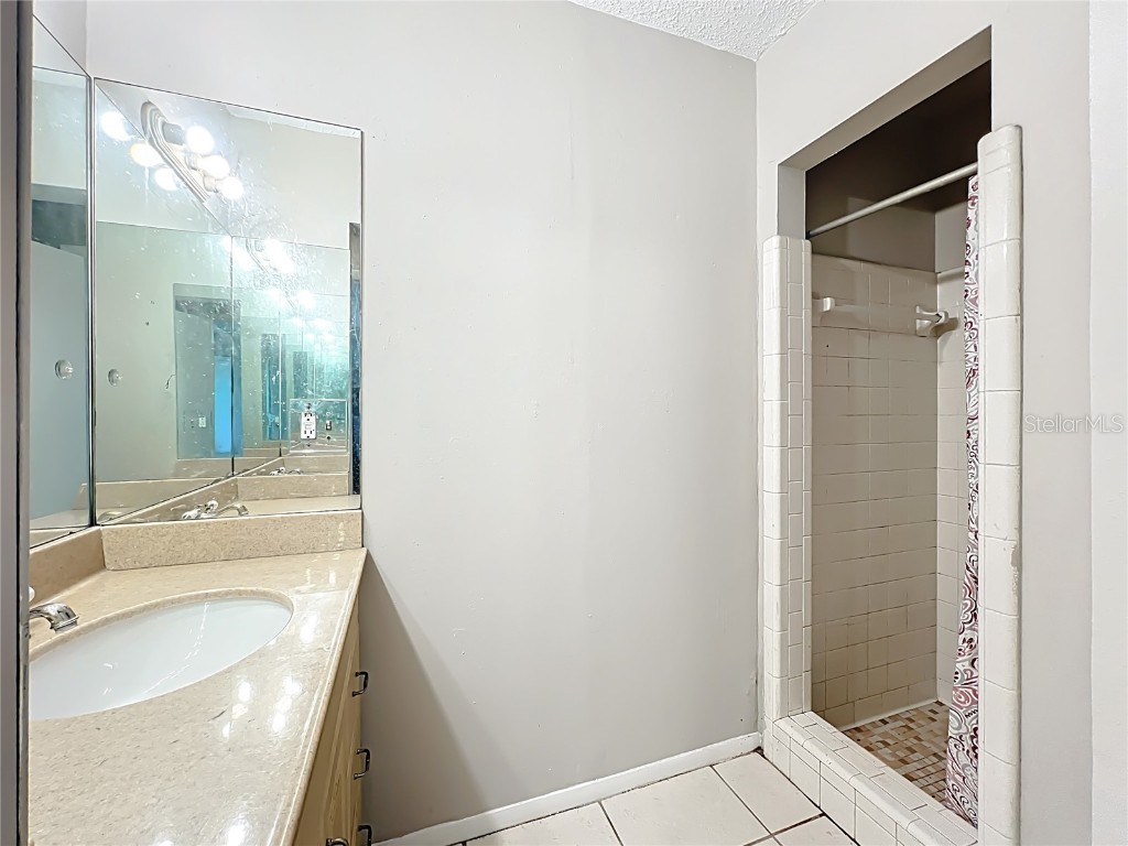 6010 Nutmeg Avenue Sarasota FL 34231 A4672372 image30