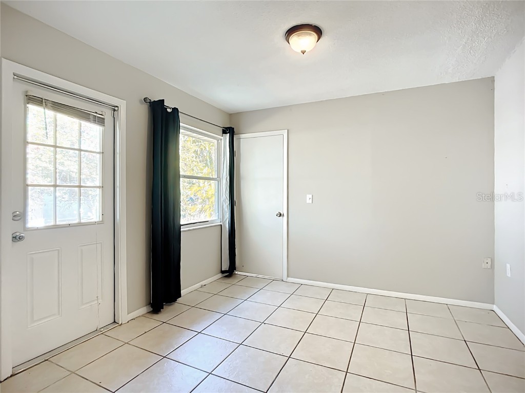 6010 Nutmeg Avenue Sarasota FL 34231 A4672372 image32