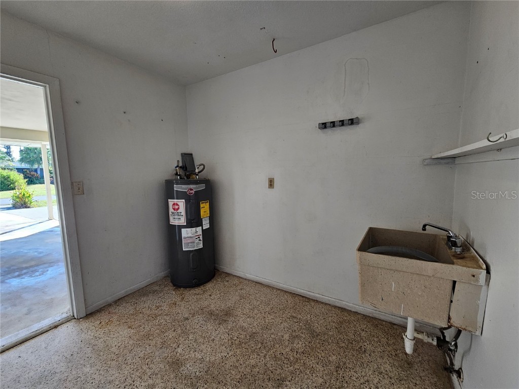 6010 Nutmeg Avenue Sarasota FL 34231 A4672372 image48