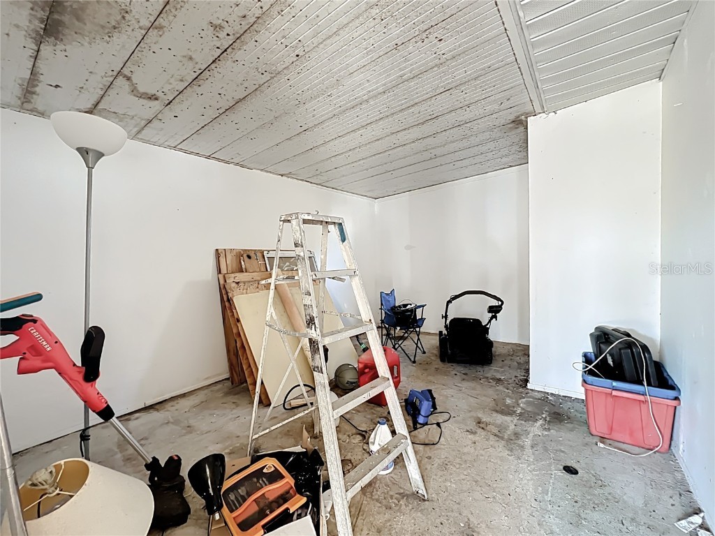 6010 Nutmeg Avenue Sarasota FL 34231 A4672372 image49