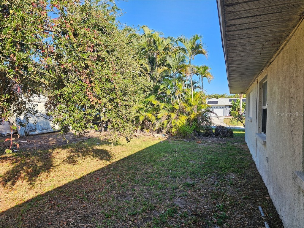 6010 Nutmeg Avenue Sarasota FL 34231 A4672372 image55