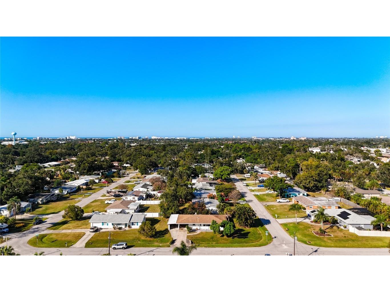 6010 Nutmeg Avenue Sarasota FL 34231 A4672372 image72